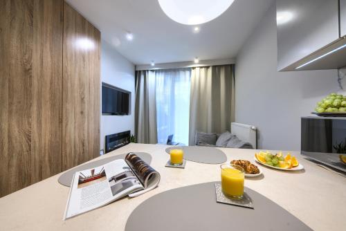 Közös társalgó / TV, KaZou Residence near Arkadia Bevásárlóközpont