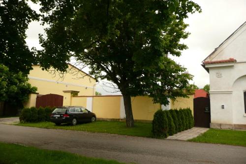 Ieeja, Statek Chmelovice in Chmelovice
