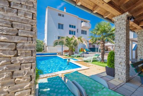 Apartments Tomo - open pool - image 5