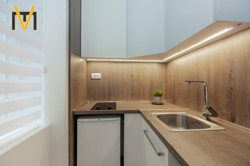Viktor Luxury Suites - image 8