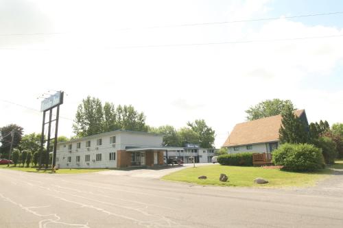 Budget Inn Cicero - image 10