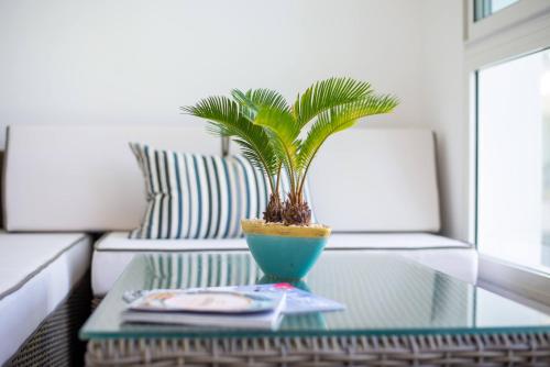 Apartment with Sea View image 2