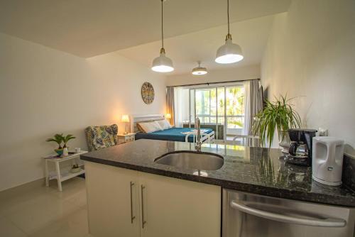 Apartment with Sea View image 10