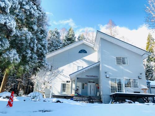 Snow Elephant Hakuba