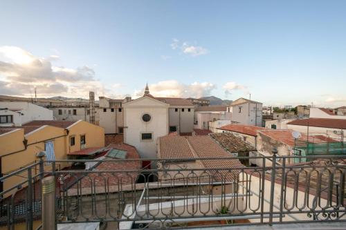 Sunny loft with terrace and Jacuzzi in the city centre, Palermo (fotografie 4)