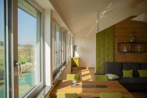 2 bedrooms, 3 beds