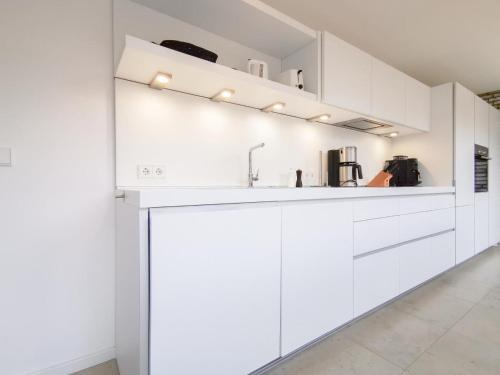 Exklusiv Wohnen mit 3 Schlafzimmern, 2 Badern, 2 Sonnenbalkonen, WLAN, Aufzug und Tiefgarage in Best