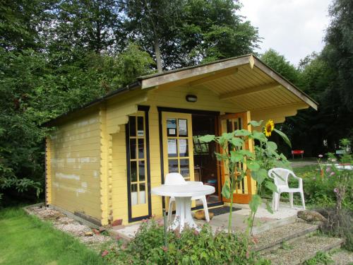 A szálláshely kívülről, Camping Boetn Toen Pieterburen in De Marne