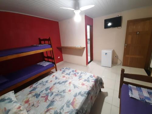 1 double bed, 1 twin bed, 1 bunk bed