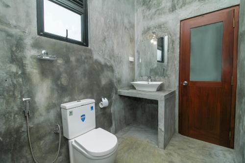 Triple Room with View image 5