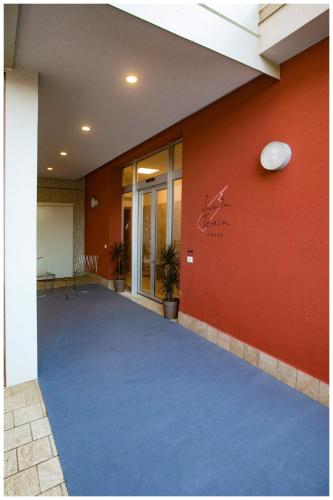 Santa Teresa House - 출입구