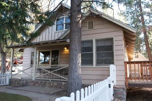 Sleepy Forest Cottages