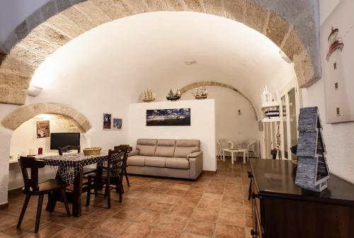  Alimarta in Monopoli