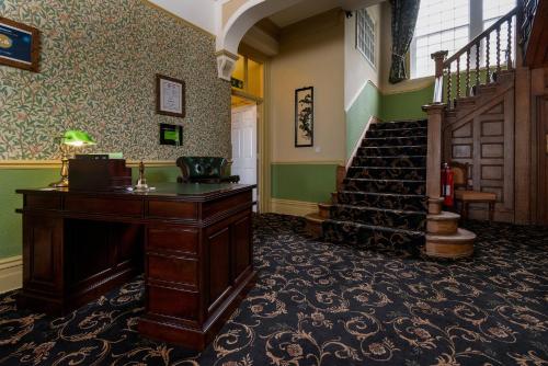 Lobby, Crown Lodge in Harlech