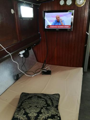  Αργώ in Salamís