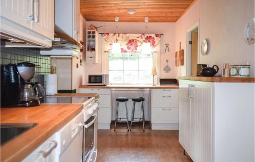 virtuve, 2 Bedroom Amazing Home In Burseryd in Ahult