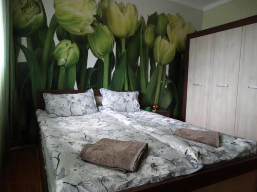 Tulips - guest room close to the Airport, free street parking - Accommodation - Sofia