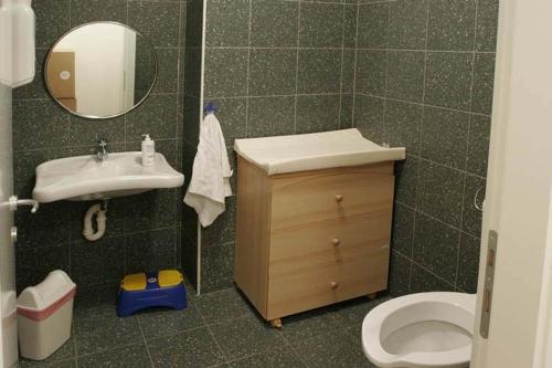 One-Bedroom Apartment with Balcony image 7