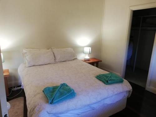 Woodlands of Balingup Bush Cottages -Flora & Fauna focused in บาลิงอัป