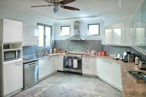 Dream Inn - Signature Villa - image 13