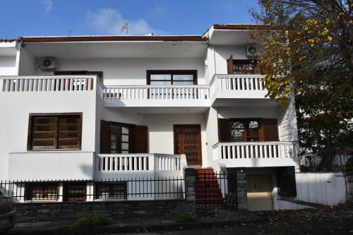  Sophia's Home, unique interior design, city center in 62122 Serres