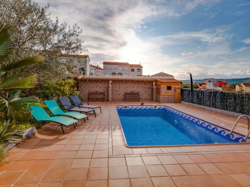  Luxurious Holiday Home in Vendrell with Swimming Pool, Pension in El Vendrell