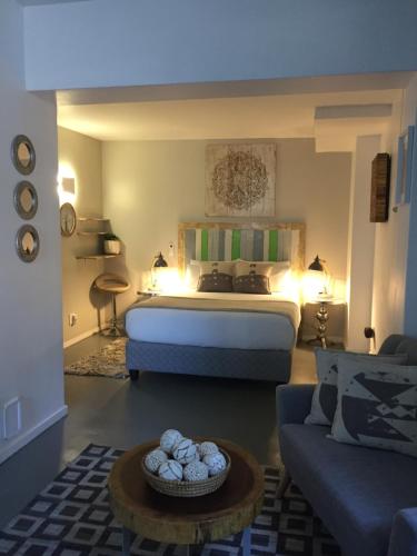 Man And Tree House Room Type - Traveler Studio 