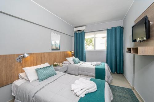 2 twin beds