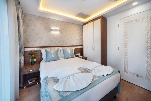 Superior Double or Twin Room image 1