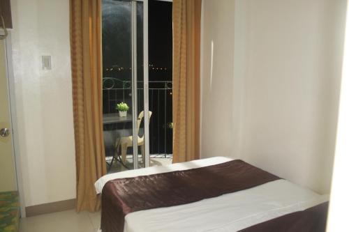 Chateau Elysee a14 near Airport Wifi Kitchen, Manila (fotografie 7)
