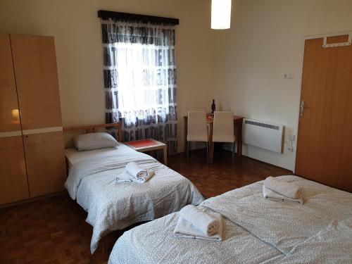 Saso Room – Ljubljana, NY