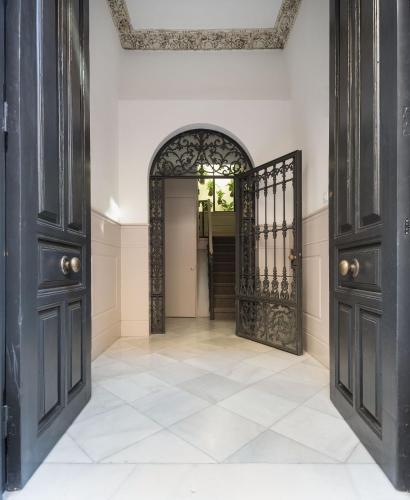 Puerta Catedral Holiday Suites - image 9