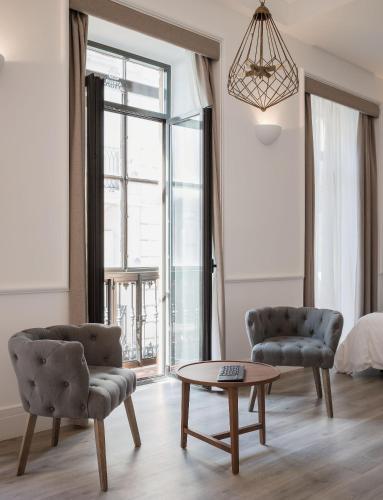 Puerta Catedral Holiday Suites - image 10