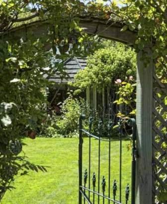 B&B Akaroa - The Summerhouse, Ideal Akaroa location. - Bed and Breakfast Akaroa