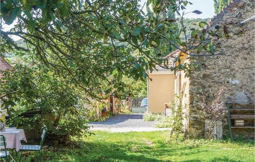  Nice apartment in Mindszentkálla w/ WiFi and 2 Bedrooms, 8282 Mindszentkálla