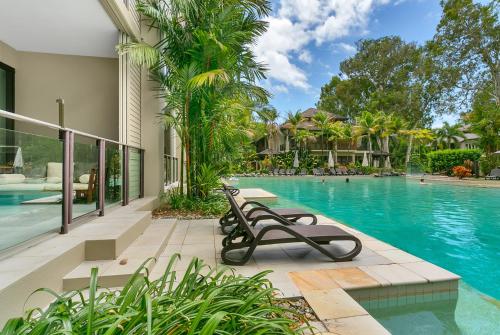 Swim Out Apartments in Triton Street Beachfront Resort Palm Cove Cairns