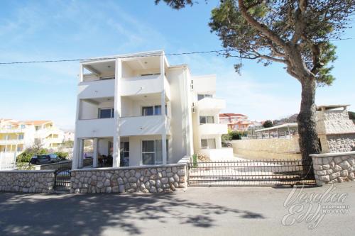  Apartments Veselica Eddy, Pension in Novalja