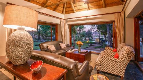 Ivory Wilderness River Rock Lodge 2