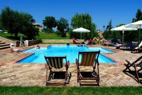 Swimming pool, Agriturismo Tre Querce in Penna San Giovanni