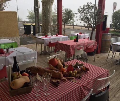 O Petit Nice in Neuville-sur-Saone