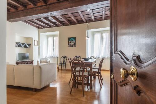 Tucked away and quiet by Piazza Navona - A/C Wifi Elevator