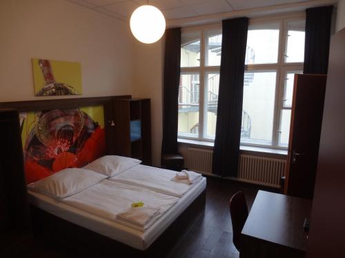 Hotel 103