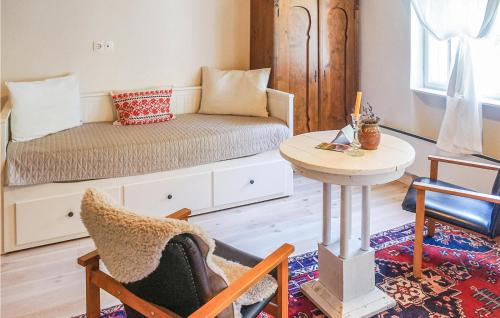  Nice apartment in Mindszentkálla w/ WiFi and 2 Bedrooms, 8282 Mindszentkálla