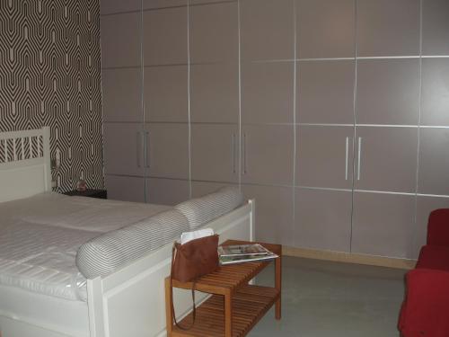  Gorgeous APT POOL Anavissos (sleeps 4)! in Anavyssos