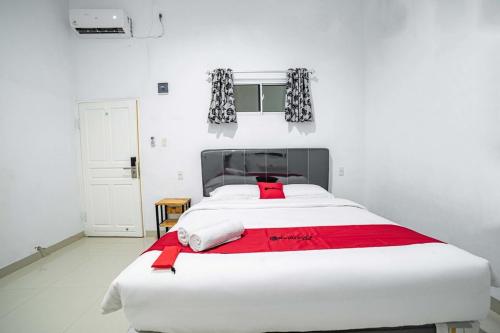 RedDoorz Plus near Thamrin Plaza Medan