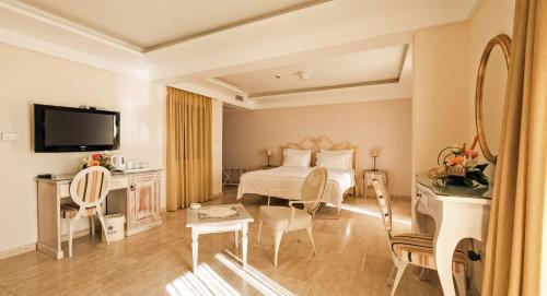 Hotel Azimut - image 7