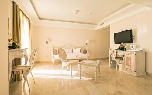 Hotel Azimut - main image