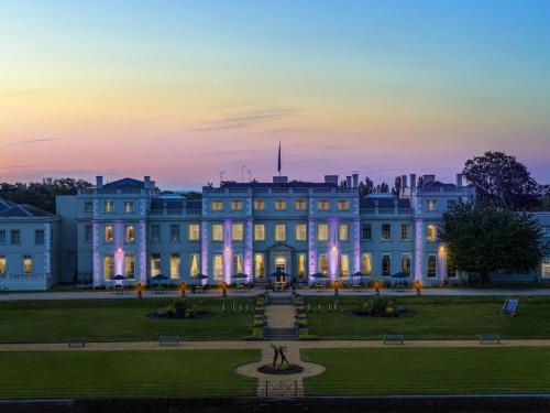 De Vere Wokefield Estate Room Type - Mansion House Deluxe Suite