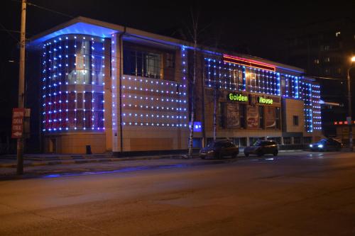 Golden Hotel - image 6