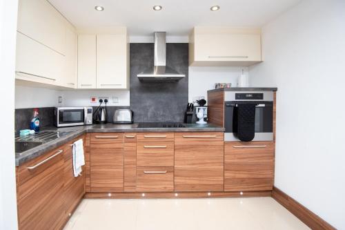 OYO Livin' Serviced Apartments - image 9